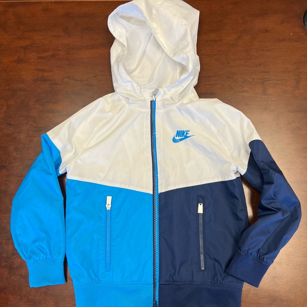 Nike Windrunner windbreaker jacket (4T)